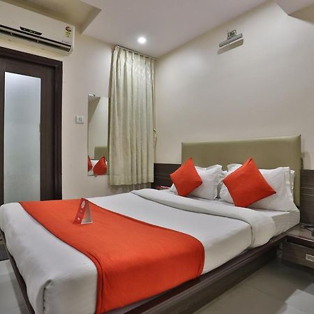 New Rajdhani Hotel Vadodara Exterior photo